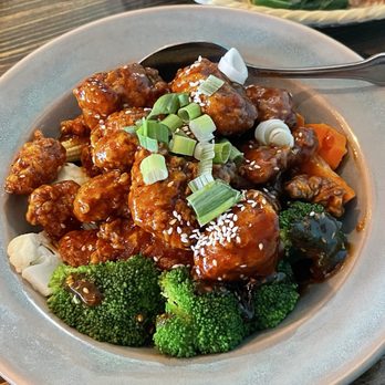 Thai Tara Cuisine - Orange Chicken - Medium Spice - Thai Near Me - Las Vegas, Nevada