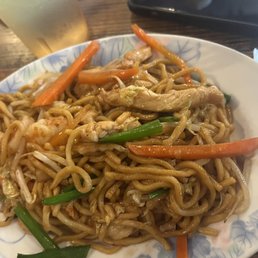 chicken lo mein-not bad!