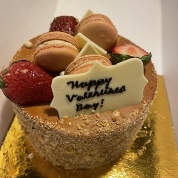Daan Go Cake Lab - Desserts Near Me - Toronto, Ontario
