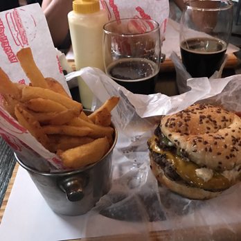 Dellepiane Bar - Burgers Near Me - Buenos Aires, C