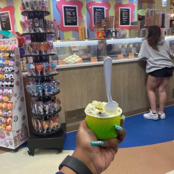 Scoops - Cookie dough cup - Ice Cream & Frozen Yogurt Near Me - Covington, Georgia