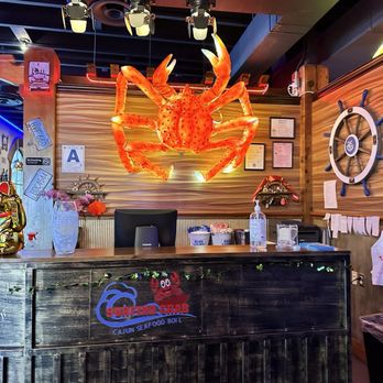 Surfing Crab - Cute and clean location - Seafood Near Me - Escondido, California