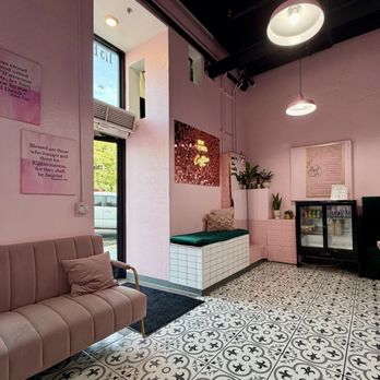 Thirsty Girl Coffee - Waiting area by the entrance - Coffee & Tea Near Me - Pomona, California Thirsty Girl Coffee - Waiting area by the entrance - Coffee & Tea Near Me - Pomona, California
