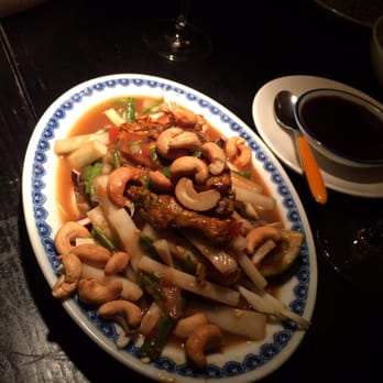 Isarn - Stir Fry Chicken w/ Cashews - Thai Near Me - London, XGL