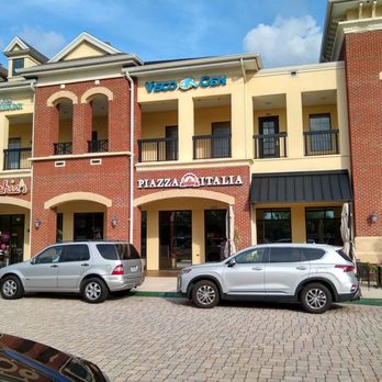 Piazza Italia - Storefront in a Strip Mall - Italian Near Me - Orlando, Florida Piazza Italia - Storefront in a Strip Mall - Italian Near Me - Orlando, Florida