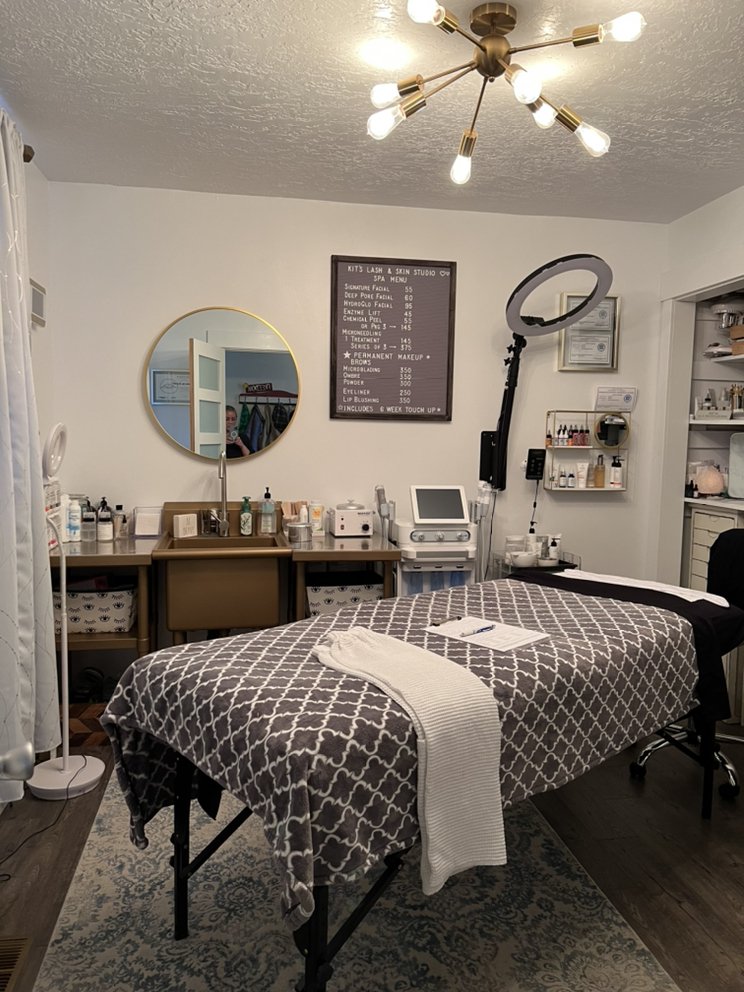 Kit’s Lash & Skin Studio Logo