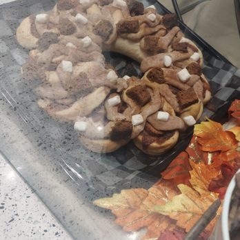 Cinnaholic - Bakeries Near Me - Gilbert, Arizona
