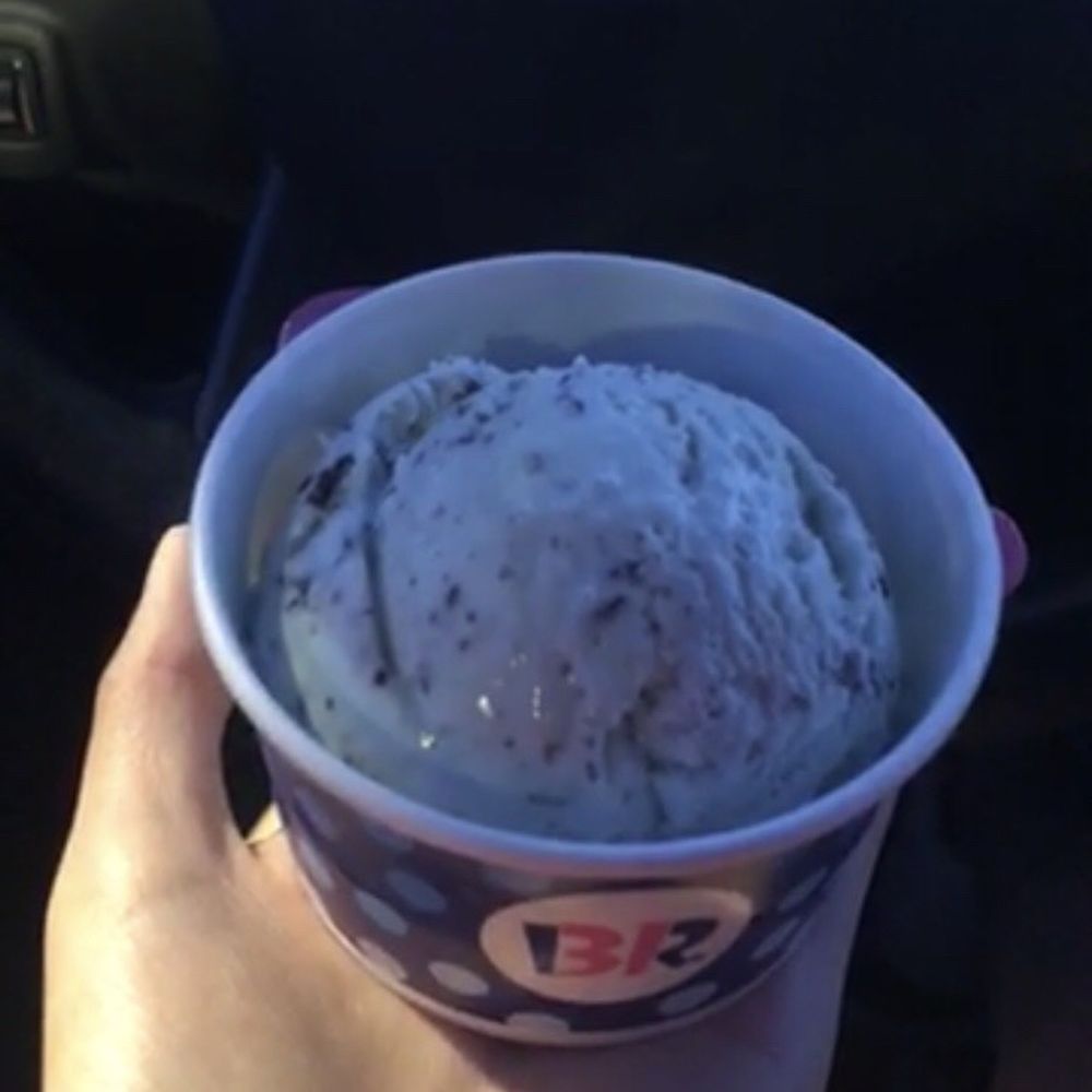 Baskin-Robbins - a hand holding a cup of ice cream - Ice Cream & Frozen Yogurt Near Me - El Paso, Texas Baskin-Robbins - a hand holding a cup of ice cream - Ice Cream & Frozen Yogurt Near Me - El Paso, Texas