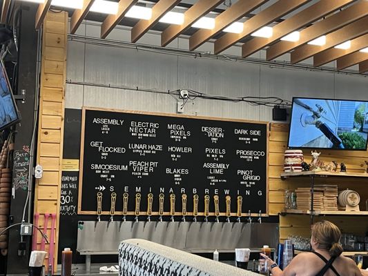 Elliott's BBQ Lounge by null