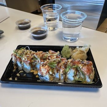 Minnow - Red dragon roll - Sushi Bars Near Me - Phoenix, Arizona