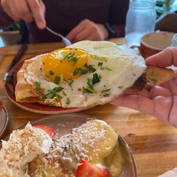 Hatch 44 Cafe - Hansel Benedicto Pizza - Cafes Near Me - Metuchen, New Jersey