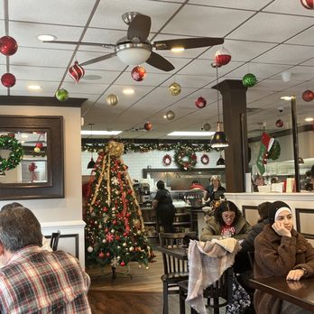 Maple N Jams Cafe - Inside view - American Near Me - Burbank, Illinois