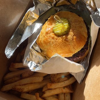 Marathon Cafe - bolo burger - Chicken Wings Near Me - Little Neck, New York