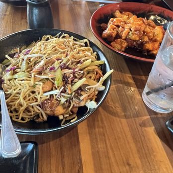 P.F. Chang's - Chinese Near Me - Northbrook, Illinois