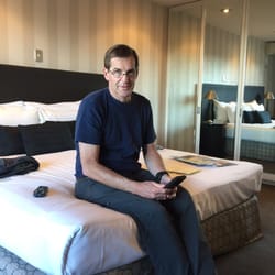 Museum Hotel Wellington - The king sized bed