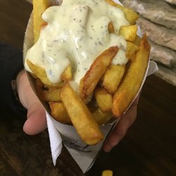Frityes - Fries with tartar sauce