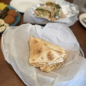 Cedar Palace - Fresh pita - Lebanese Near Me - Chicago, Illinois