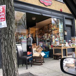 Quinns Bookstore
