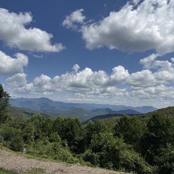 Elk & Embers - Beautiful views - Resorts Near Me - Waynesville, North Carolina Elk & Embers - Beautiful views - Resorts Near Me - Waynesville, North Carolina