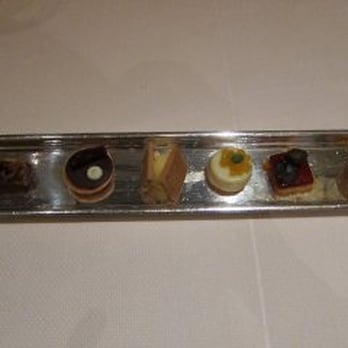 Daniel - petit fours - French Near Me - New York, New York Daniel - petit fours - French Near Me - New York, New York