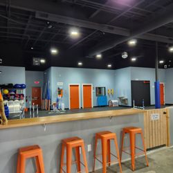 Zoom Room Dog Training - Viewing bar and training gym.