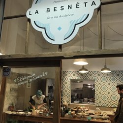 La Besnéta - My life will never be the same again! Pastry chefs were still baking at 6:30 pm!