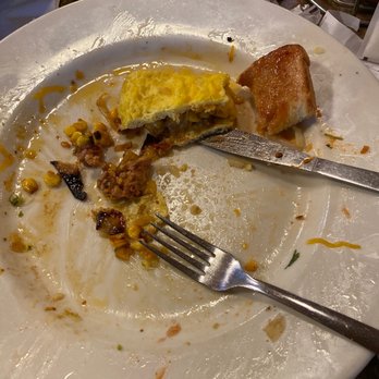 Mountain Top Cafe - Santa Fe Omelette with tomatoes instead of black beans. Delicious - American Near Me - Phelan, California