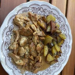 Kneipe Leo's - Bratkartoffeln mit Putengeschnetzeltem