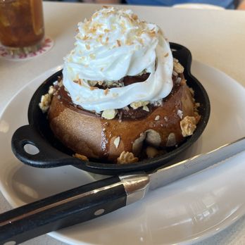 Day Maker Half Day Cafe - Fork and knife cinnamon roll - Breakfast & Brunch Near Me - Austin, Texas