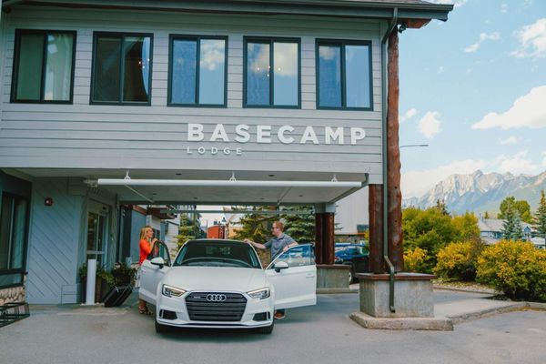 Basecamp Lodge Canmore by null