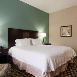Hampton Inn North Brunswick/New Brunswick - Guest room