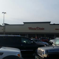 This place has no welcoming appearance, inside quality is fair. Good products, but consider buying produce elsewhere.