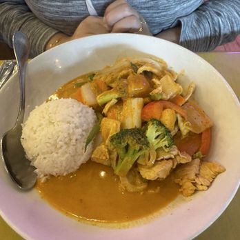 Bamboo Thai Restaurant - Yellow curry - Thai Near Me - Brighton, Massachusetts