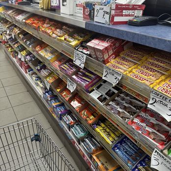 Marché Beau-Soir - 7/10/24 - Candy - Convenience Stores Near Me - Montreal, Quebec Marché Beau-Soir - 7/10/24 - Candy - Convenience Stores Near Me - Montreal, Quebec