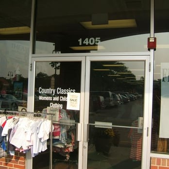 Country Classics - Women's Clothing Near Me - Glenview, Illinois