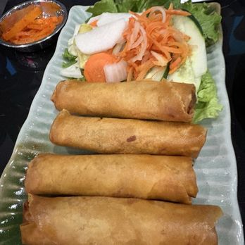 Mukgo Nolza - Typical egg rolls but the pickles on the side and the pickled vegetables were something different - Karaoke Near Me - Las Vegas, Nevada