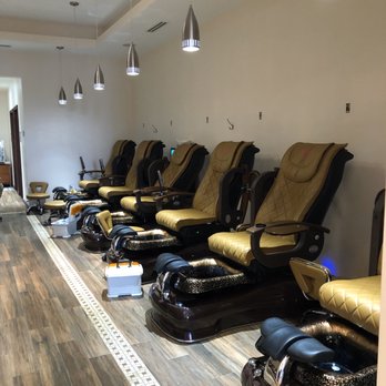 Royal Nails Spa - Nail Salons Near Me - Novi, Michigan