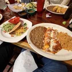 Los Pericos Mexican Restaurant - #52 Elena dinner - cheese enchiladas with a bean taco, guacamole and cheese.