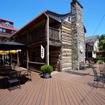 Pikes Peak Lemonade - outdoor patio - Juice Bars & Smoothies Near Me - Leesburg, Virginia Pikes Peak Lemonade - outdoor patio - Juice Bars & Smoothies Near Me - Leesburg, Virginia