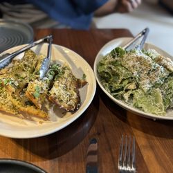Gabriella's Italian Steakhouse - Garlic bread and Caesar salad