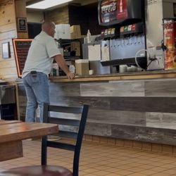 Chris's Bar-B-Que - Front counter