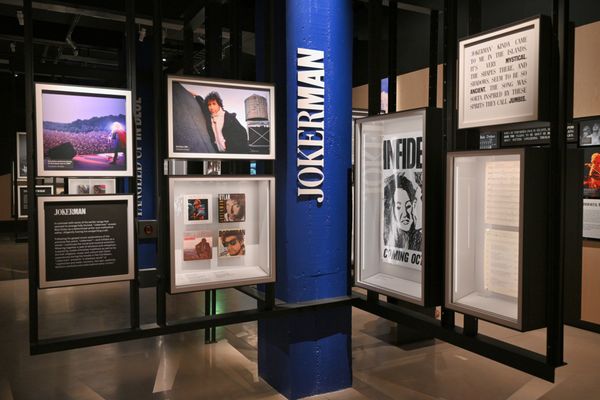 Bob Dylan Center by null