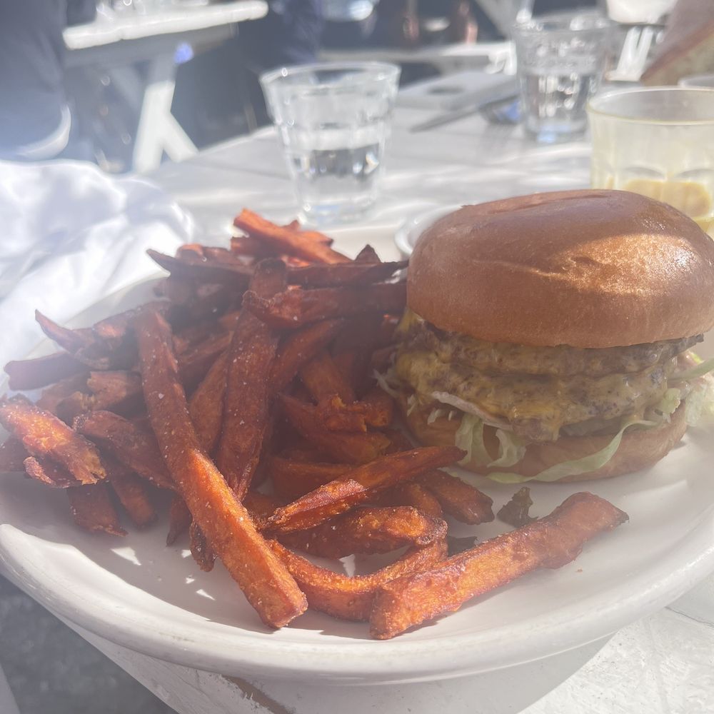 Great White - Tremendous burger & sweet potato fries - Cafes Near Me - Los Angeles, California Great White - Tremendous burger & sweet potato fries - Cafes Near Me - Los Angeles, California