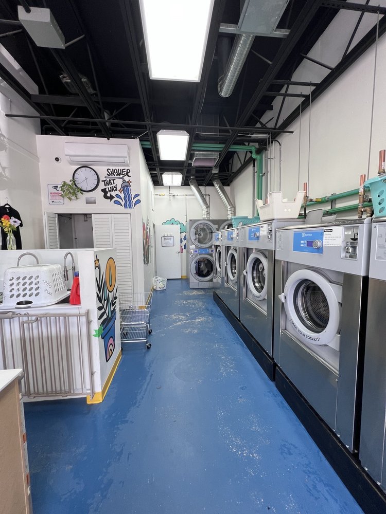 THE SPOT LAUNDROMAT Updated August 2024 38138 2 Avenue, Squamish