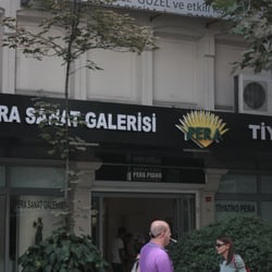 Tiyatro Pera