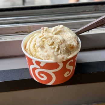 Salt & Straw - Ice Cream & Frozen Yogurt Near Me - Portland, Oregon Salt & Straw - Ice Cream & Frozen Yogurt Near Me - Portland, Oregon