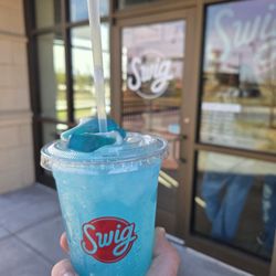 Swig - 16oz shark attack (sprite, lemonade, blue raspberry)