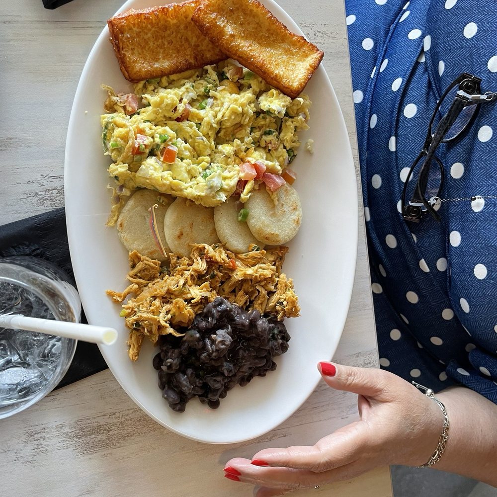 Pilon Miami - Delicious Intl Brunch Camarón Mañanero - Latin American Near Me - Miami, Florida Pilon Miami - Delicious Intl Brunch Camarón Mañanero - Latin American Near Me - Miami, Florida