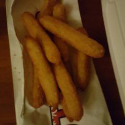 this was the Yuca they served... not ok  it was oily and disgusting