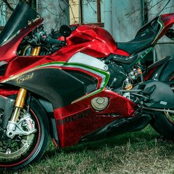 Shoreline Supersports - Cool customer bikes